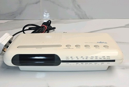 Dual alarm clock radio - clock, saisho