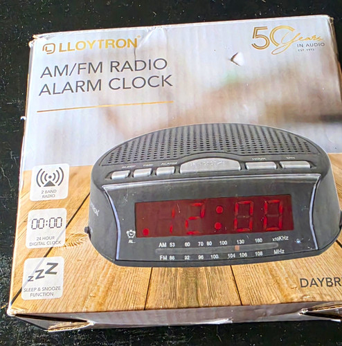 Lloytron daybreak clock radio - lloytron,