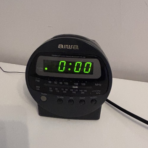 Vintage bedside alarm aiwa - vintage,