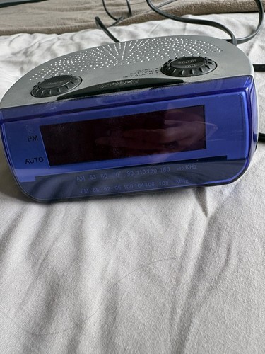 Digital radio alarm clock - radio,