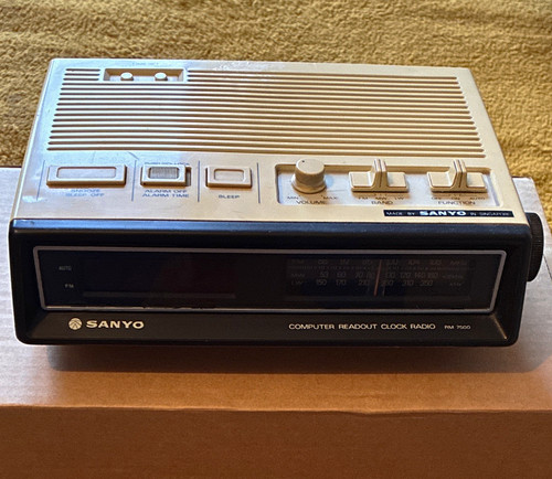 Sanyo 7500 digital clock - rm,